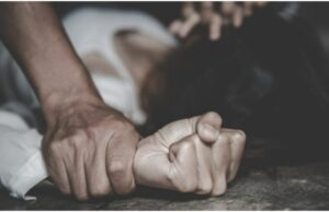 Un român, tatăl a doi copii, violator în serie în Spania. Își seda victimele, filma agresiunea și le trimitea clipurile