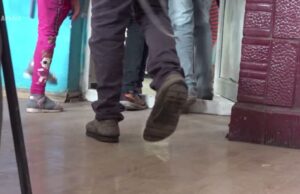 Profesor din Botoșani, acuzat de agresiune sexuală asupra unui elev de clasa IX-a. Ce i-a făcut băiatului – – –