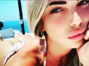 Cine e Noemi Bocchi, superba blondă care i-ar fi sucit mințile lui Totti. Căsnicia cu Ilary Blasi, în pericol –>