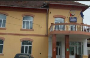 Un primar din Argeş, lovit și înjurat de o localnică