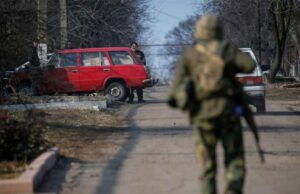 Ucraina a declarat stare de urgenţă începând de joi şi şi-a sfătuit cetăţenii să părăsească Rusia