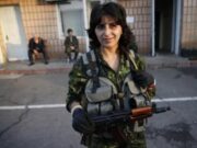 Femeile soldat din Ucraina țin piept atacurilor armatei ruse și luptă cot la cot cu bărbații