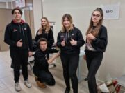 Elevii aflați la un concurs de robotică în Rusia, obligați să-și dea jos steagul României de pe stand!