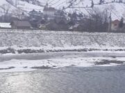 Cei doi fraţi căzuți în râul Bistriţa, după ce s-au jucat pe gheaţă, au murit