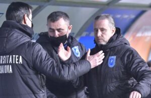 Gestul care arată că Laurențiu Reghecampf nu va fi dat afară de la Universitatea Craiova! Ce a făcut Marian Copilu, la finalul meciului cu CFR Cluj –>