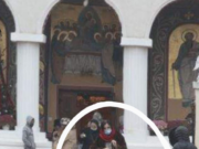 Tu o recunosti?Femeia din imagine este una dintre cele mai bogate din Romania. Are milioane de euro in cont, dar daca o vezi pe strada nu ai zice. Se imbraca modest si nu iese niciodata din tipare. Ce a facut cand a ajuns la biserica, in plina pandemie –