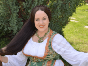 Maria Dragomiroiu, agresată și târâtă de păr în plină stradă! „Mi-a dat un pumn în cap, în lift!”