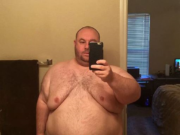 A ajuns la 184 de kilograme, soţia l-a părăsit şi nimeni nu voia să facă întrețină relații intime cu el. Bărbatul s-a transformat total şi a uimit întreaga planetă. Aşa arată acum –