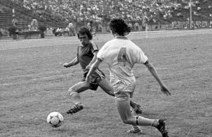 39 de ani de la calificarea Craiovei în semifinalele Cupei UEFA » Secretele eroului Negrilă: câți bani i-a adus golul decisiv, de ce n-a rămas în RFG alături de Marcel Răducanu, din ce motiv l-a luat de păr pe Halagian și ce pensie „nesimțită” are acum