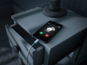 Ce se întâmplă dacă lași telefonul peste noapte, la încărcat. Ce pățește smartphone-ul tău, de fapt