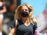 Cine este mama româncei căsătorite cu cel mai sexy bărbat de la Hollywood! Bunicul ei a fost un cunoscut actor de la noi. Imagini rare cu ea –»