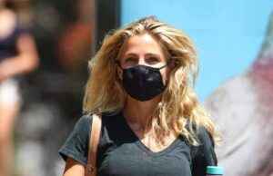 Cine este mama româncei căsătorite cu cel mai sexy bărbat de la Hollywood! Bunicul ei a fost un cunoscut actor de la noi. Imagini rare cu ea –»