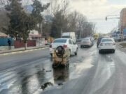 Un gălățean a cumpărat 1.000 de litri de motorină într-un container de plastic care s-a răsturnat pe şosea