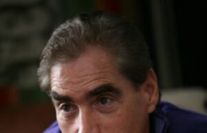 Ce pensie are Petre Roman! Tatăl Oanei Roman este putred de bogat! Locuiește într-o vilă de 200 de metri în Pipera, are trei mașini și lunar îi intră în conturi o sumă imensă. Românii de rând pot doar să viseze la așa ceva –»