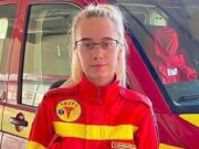 Îngerii de lângă noi. O voluntară SMURD a salvat un bărbat, cu ajutorul unei femei de pe stradă –