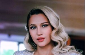 Cum arăta Lora înainte să-și facă curaj să se opereze? A fost nevoie să repete o anumită intervenție –>