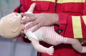 Ce faci când bebelușul se îneacă | Măsuri de prim-ajutor în caz de înec la copii