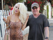 Avea doar 16 ani când s-a măritat cu un miliardar de 52 de ani, însă pe mama ei nu a deranjat-o. Cum arată acum, la mai bine de 10 ani de la nuntă –»