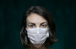 Scrisoarea unei mame plecată la muncă în Italia: „Sărăcia şi grijile m-au izgonit de acasă. Am salvat viitorul copiilor mei, dar mi-am rătăcit sufletul printre străini”