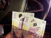 O ucraineancă a fost oprită de un român la o benzinărie din Moieciu! Când a văzut-o, bărbatul și-a scos imediat portofelul. Ce a urmat a făcut-o pe femeie să plângă –>