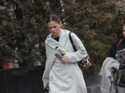 Artista a ieșit pe stradă cu o privire pierdută și… Ce se întâmplă cu Theo Rose?