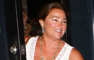 Toată lumea se întreabă ce a văzut la ea. Această doamnă grăsuță e căsătorită cu unul dintre cei mai frumoși actori