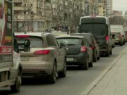 Românii ar putea să se întoarcă la circulația mașinilor cu numere pare și impare, ca pe timpul comunismului >>>