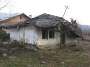 Ce ascundea o casă bătrânească din Dolj. Oamenii au rămas șocați când au văzut ce a ieșit de sub dărâmături
