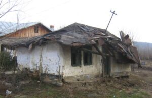 Ce ascundea o casă bătrânească din Dolj. Oamenii au rămas șocați când au văzut ce a ieșit de sub dărâmături
