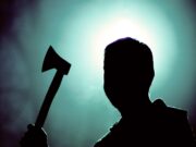 Atac cu topor la o școală. Două femei au fost omorâte de un tânăr de 18 ani –