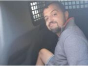 Tânărul care a ucis un interlop pentru a-şi răzbuna fratele mort. Criminalul a ieşit din tribunal fredonând o melodie a celor de la BUG Mafia