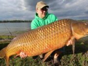 A prins un crap urias si l-a adus acasa. A avut un soc cand a despicat pestele