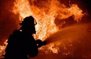 Un incendiu uriaș a avut loc în apropiere de Craiova. Focul a fost stins în șapte ore