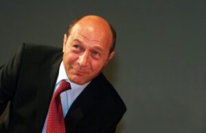 Traian Băsescu internat de urgență într-un spital din Paris după ce s-a simțit rău