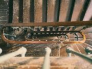 Bărbat din Râmnicu Vâlcea, mort după ce a căzut pe scara interioară a blocului, de la etajul 6. Cum s-a petrecut tragedia