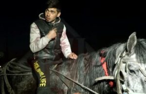 Sergiu, tânărul care a mers călare la maternitate, a fost reţinut în urma unui scandal cu bâte și topoare