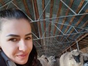 Bancul Zilei | Ce a pățit o blondă “sub acoperire” când a vrut să facă mișto de ciobanul cu care s-a întâlnit