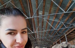 Bancul Zilei | Ce a pățit o blondă “sub acoperire” când a vrut să facă mișto de ciobanul cu care s-a întâlnit