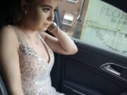 O adolescenta de 16 ani, umilita in public la bal! O colega i-a turnat suc in cap si pe rochie. Ce a urmat, insa, este impresionant