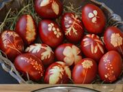 Greseala pe care o fac toate gospodinele cand vopsesc oale de Paste – >>