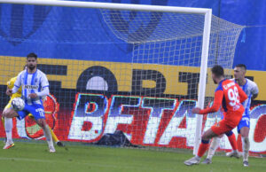 FCSB – Universitatea Craiova, meci decisiv pentru ”roș-albaștri”. Gigi Becali e sigur: ”Nu câștigi, s-a terminat!” –->