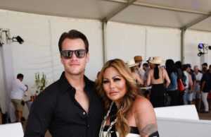 Orianne l-a părăsit Phil Collins, ajuns acum în cărucior cu rotile, pentru a se mărita cu un tinerel cunoscut pe un site de escorte