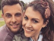 Când a văzut poza cu viitorul ginere, mama acestei tinere a îngheţat! Cine era, de fapt, bărbatul –>