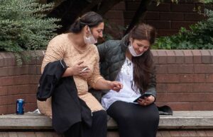 Româncă prinsă la furat parfumuri în Anglia. E incredibil cum s-a scuzat