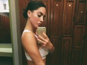 La 19 ani, fata asta s-a înrolat în armată și a ajuns pe front, în Afganistan. Uite cum arată când se dezbracă, dupa 6 ani de lupte cu talibanii. Doamne, ce corp are –»