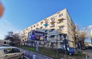 Câți bani cere o femeie din București pentru vizionarea unei garsoniere de 21 de mp