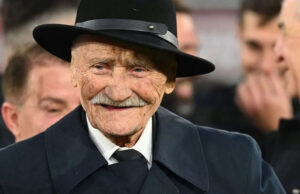 Strigătul unei legende: „Nu că m-a uitat, m-a aruncat!” Soția acuză: „Habar n-aveau că mai trăiește, credeau că e o glumă” –