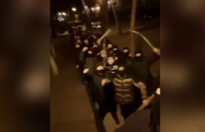 Adolescenții-interlopi ai clanului Scumpu s-au filmat cu pistoale și macete. Ce le făceau oamenilor, pe stradă >>>