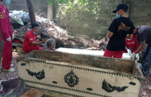 Descoperire șocantă în casa unui bărbat. Ce a făcut cu cadavrul soției moarte, timp de 21 de ani.