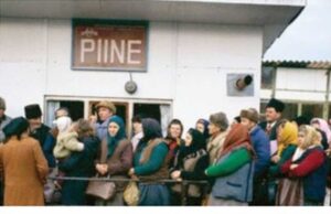 Se trăia sau nu mai bine în comunism?! Câți lei costa o pâine sau un pachet de țigări pe vremea lui Nicolae Ceașescu –»